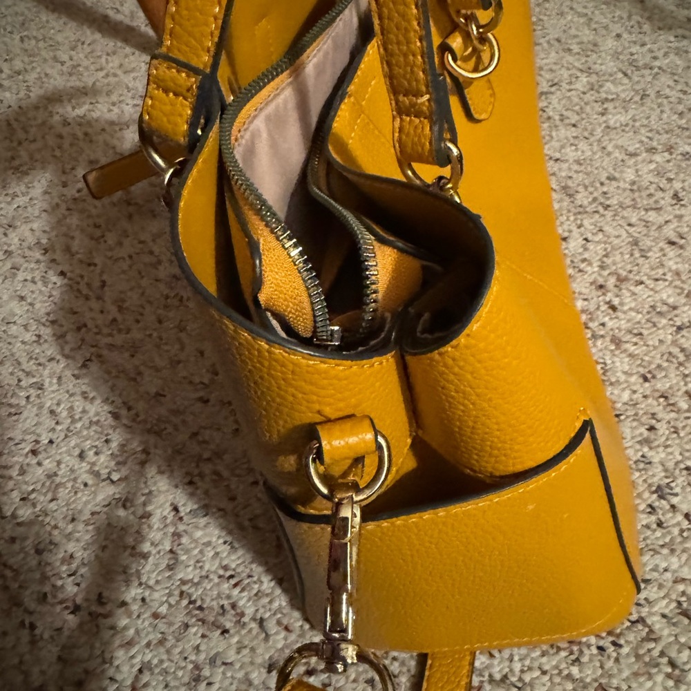 Lovely butterscotch purse. - Picture 3 of 5